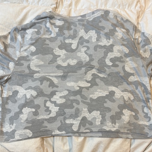Camp crop top. Large. - Picture 2 of 2